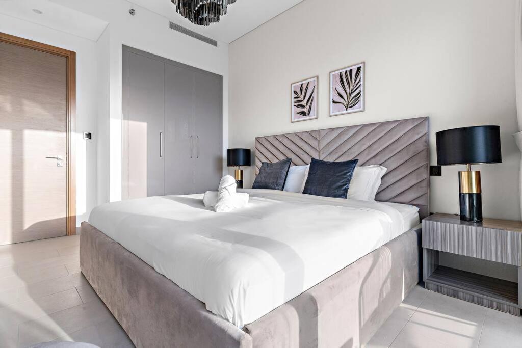 First Class Luxury 1br Bunk In Sobha Waves, Close To Downtown Apartment Dubai