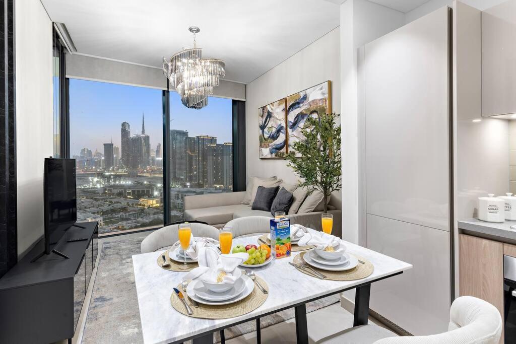 First Class Luxury 1br Bunk In Sobha Waves, Close To Downtown Dubai